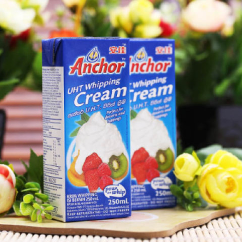 Kem sữa tươi Anchor Whipping Cream 250ml