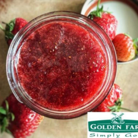 Mứt dâu Golden Farm Strawberry Preserves 450g
