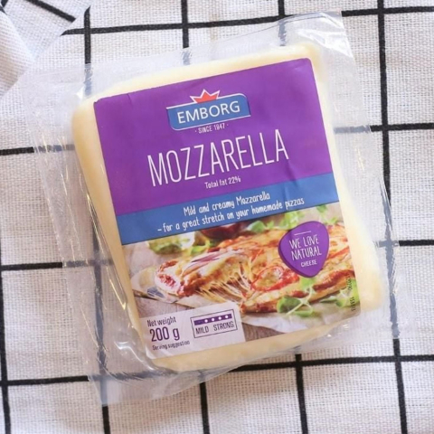 Phô mai Emborg Mozzarella khối 200g F122849