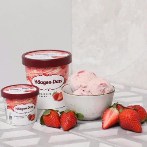Kem dâu tây Häagen-Dazs Strawberries & Cream 473ml F118926