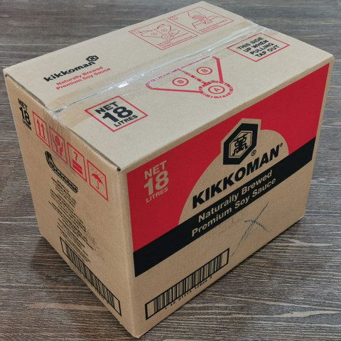 Nước tương lên men tự nhiên Kikkoman 18L F101855