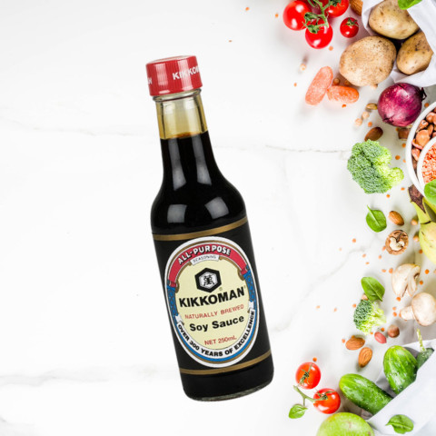 Nước tương Kikkoman chai thủy tinh 250ml F101857