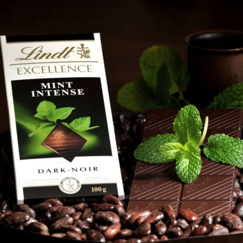 Sôcôla đen vị bạc hà Lindt Excellence Mint Intense 100g mã F118848