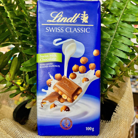 Sôcôla sữa nhân hạt phỉ Lindt Swiss Classic 100g F119103