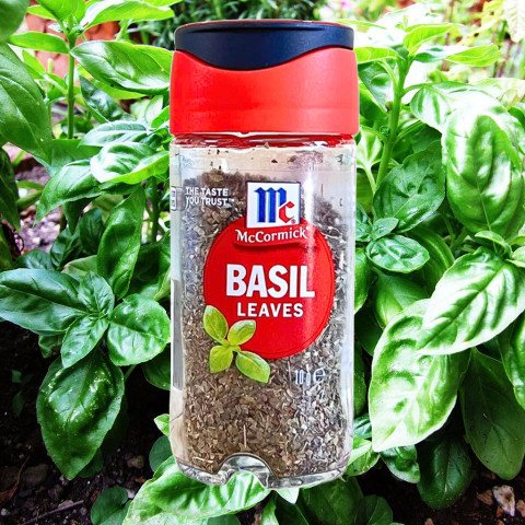 Lá húng quế tây McCormick Basil Leaves 10g F122309