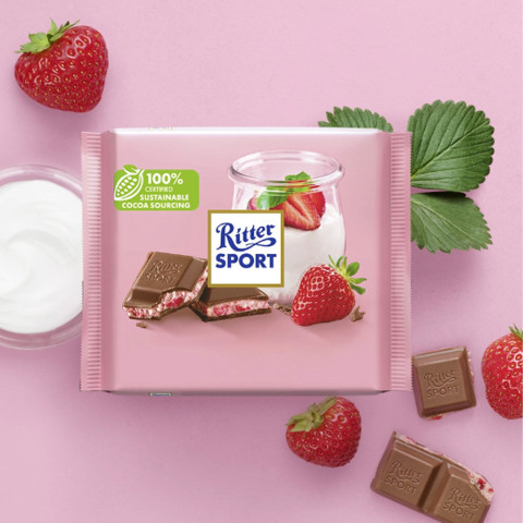 Sôcôla sữa chua dâu Ritter Sport 100g F121923