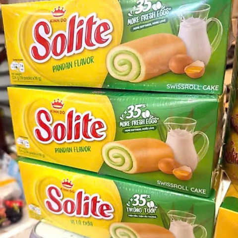 Bánh bông lan cuộn vị lá dứa Solite 360g