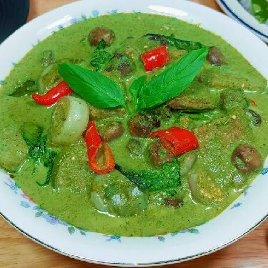 Cà ri xanh Thái MaePranom Green Curry Paste 380g