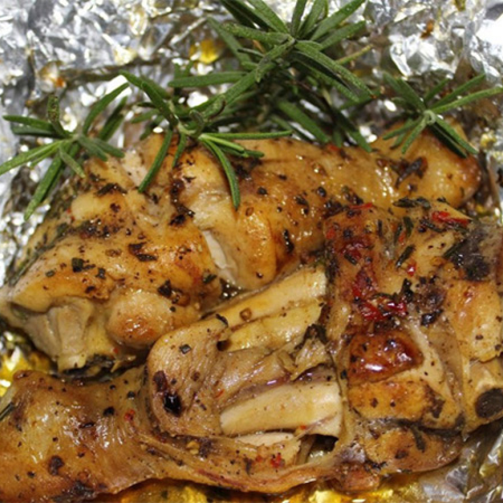 Lá hương thảo sấy khô Dried Rosemary 