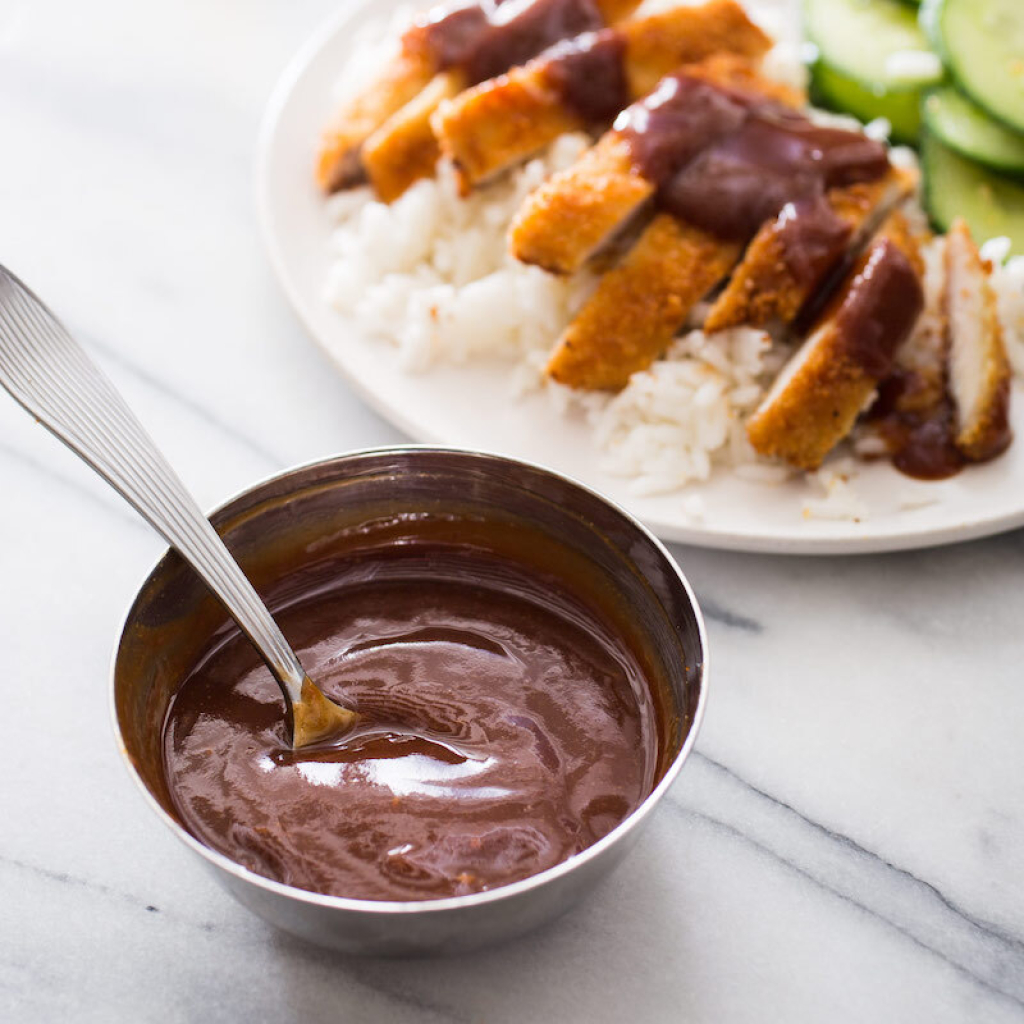 Sốt rau quả Bull-Dog Vegetable & Fruit Sauce 1.8 Lít