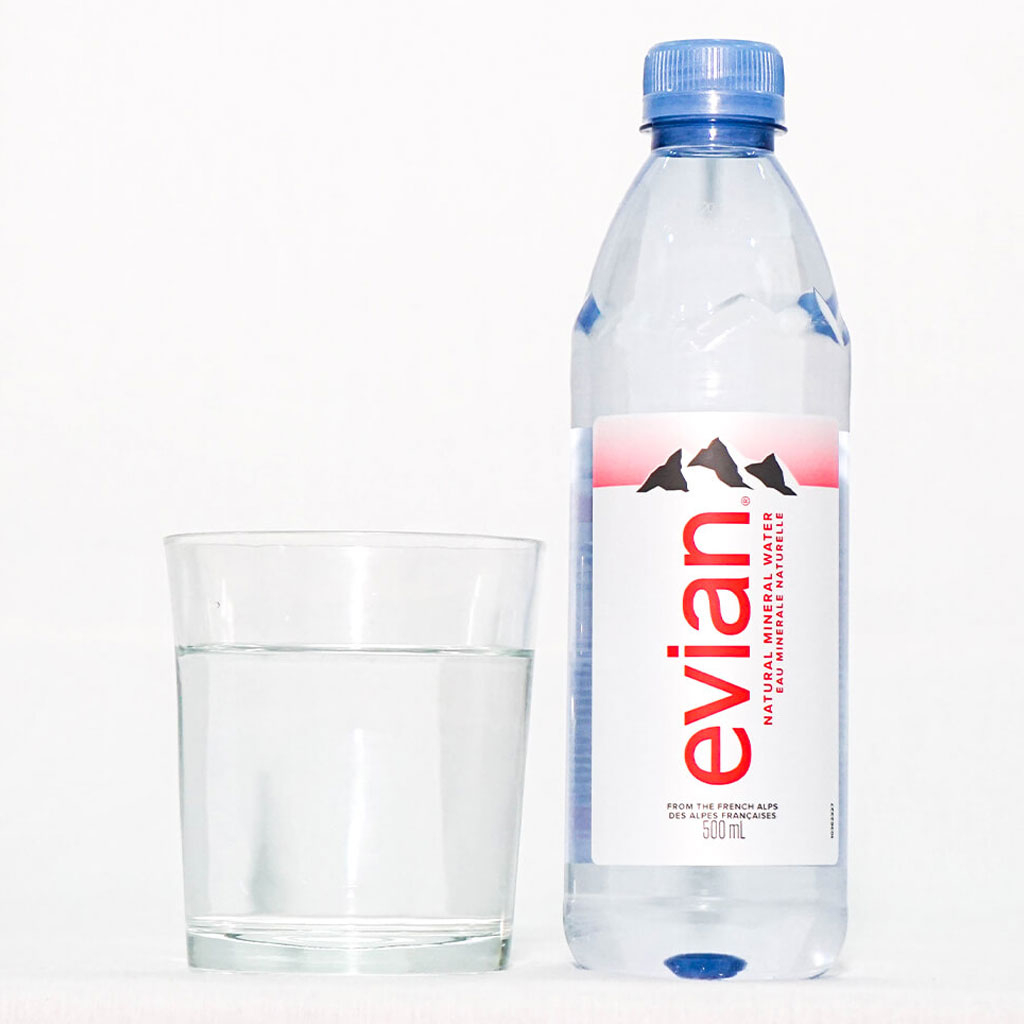 Nước khoáng thiên nhiên Evian chai nhựa 500ml B130286