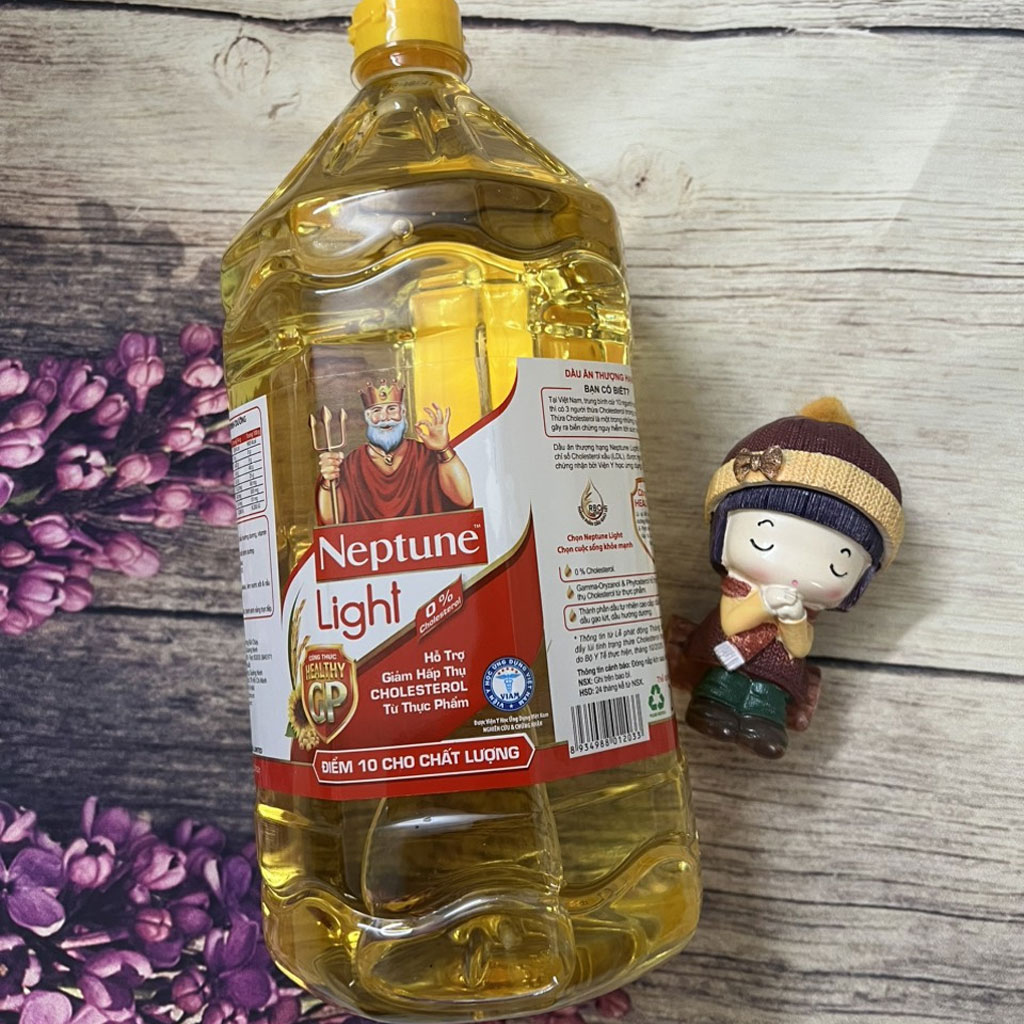 Dầu ăn thượng hạng Neptune Light 5 lít