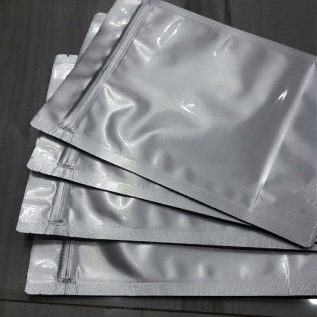 Bao zip mặt trong mặt bạc 22x32