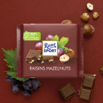 Sôcôla nho khô và hạt phỉ Ritter Sport 100g F121919 Sôcôla nho khô và hạt phỉ Ritter Sport 100g F121919